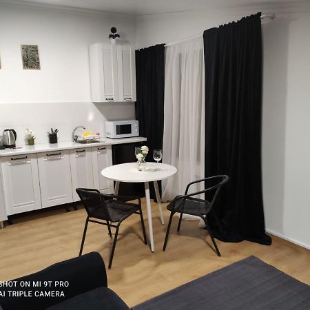 Studio In The Center City Chisinau Ngoại thất bức ảnh