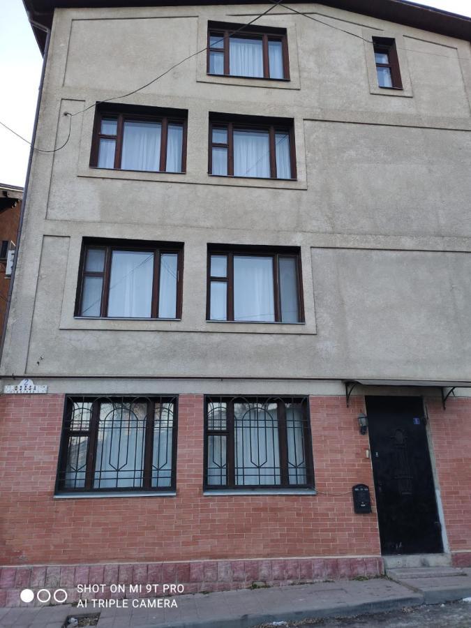 Studio In The Center City Chisinau Ngoại thất bức ảnh