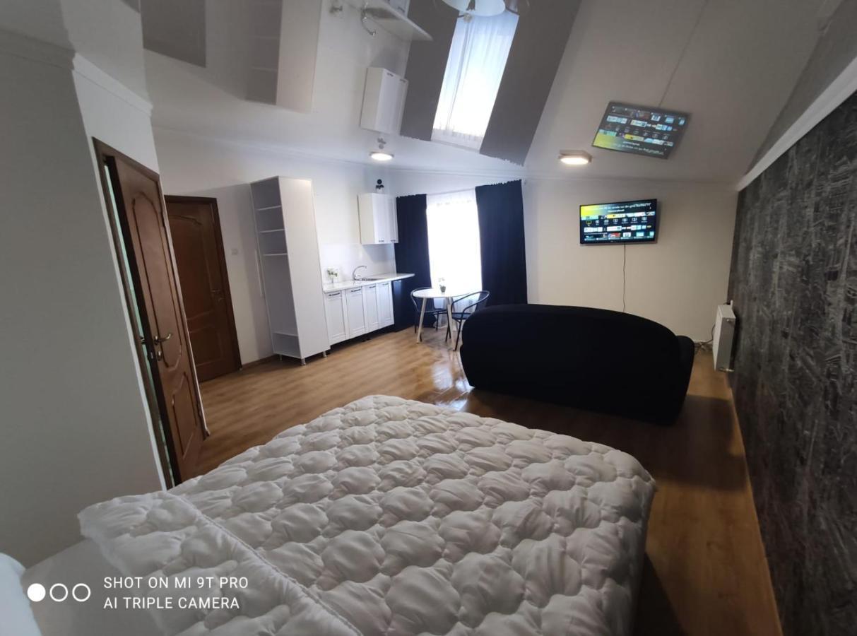 Studio In The Center City Chisinau Ngoại thất bức ảnh